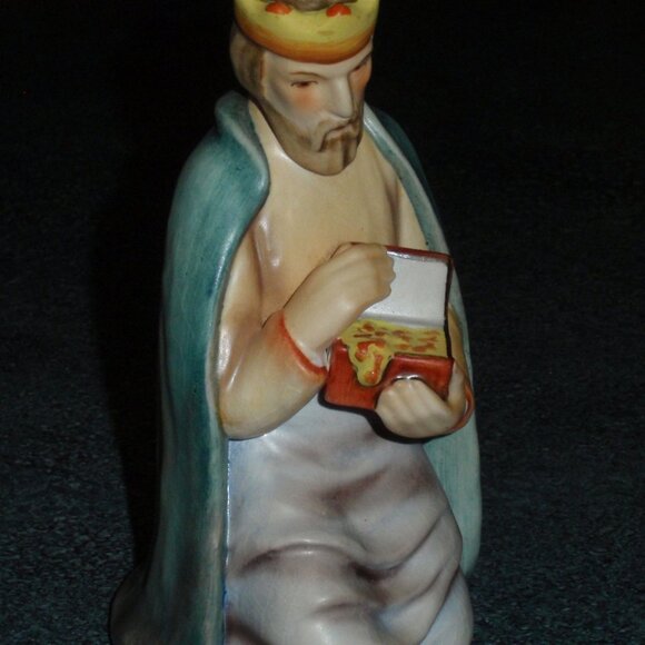 Hummel Goebel Nativity Scene #214/N Kneeling King Wise Men with Gift Money Box - Picture 2 of 9